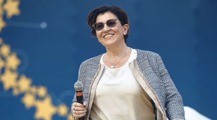 Il Ministro Trenta rinvia l’incontro di Taranto