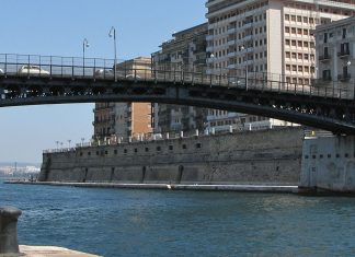 La Marina continua a essere tra gli aspetti identitari di Taranto