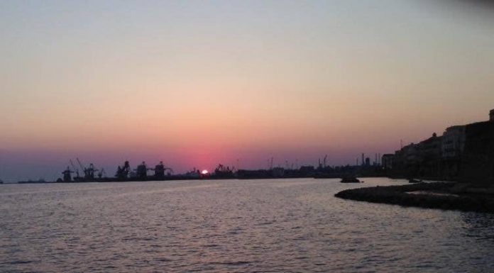 Questa è Taranto, città di uomini e donne con la testa dura come l’acciaio!